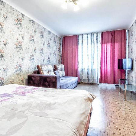 433 Lighthouse Apartments Arbat - Traveler'S Choice Alma-Ata Buitenkant foto