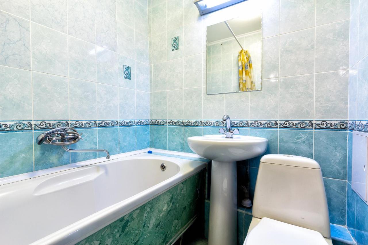 433 Lighthouse Apartments Arbat - Traveler'S Choice Alma-Ata Buitenkant foto